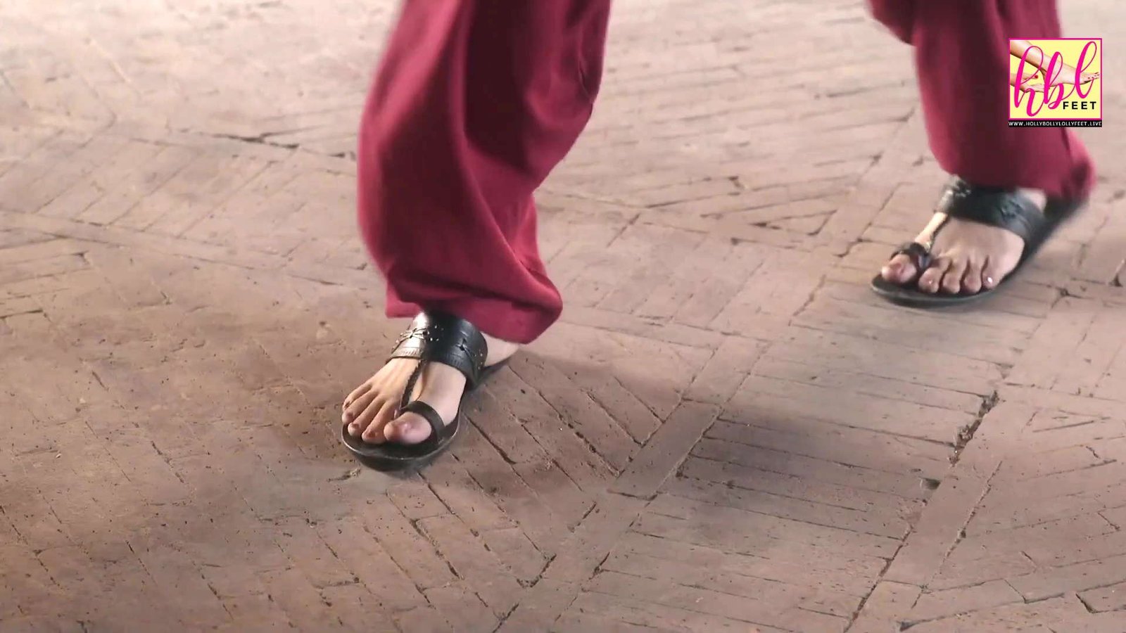 Yumna Zaidi Feet Closeups Pretty