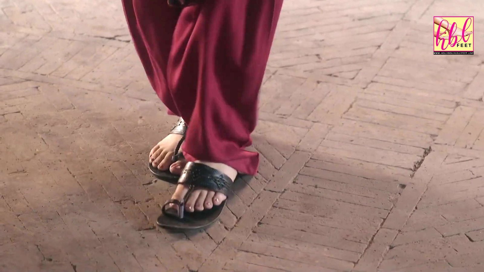 Yumna Zaidi Feet Closeups Pretty