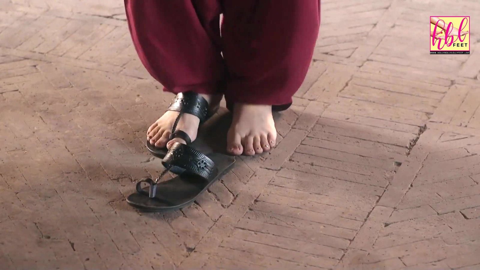 Yumna Zaidi Feet Closeups Pretty