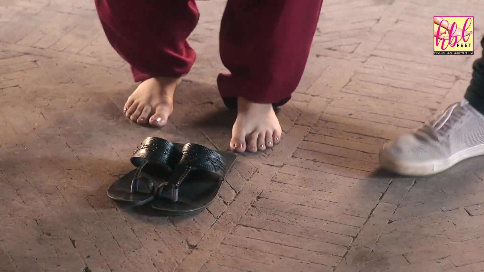 Yumna Zaidi Feet Closeups Pretty