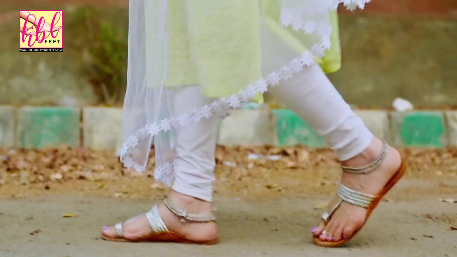 Mahnoor Baloch Feet Closeups
