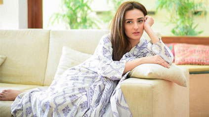 Momal Sheikh Feet Videos Playlist