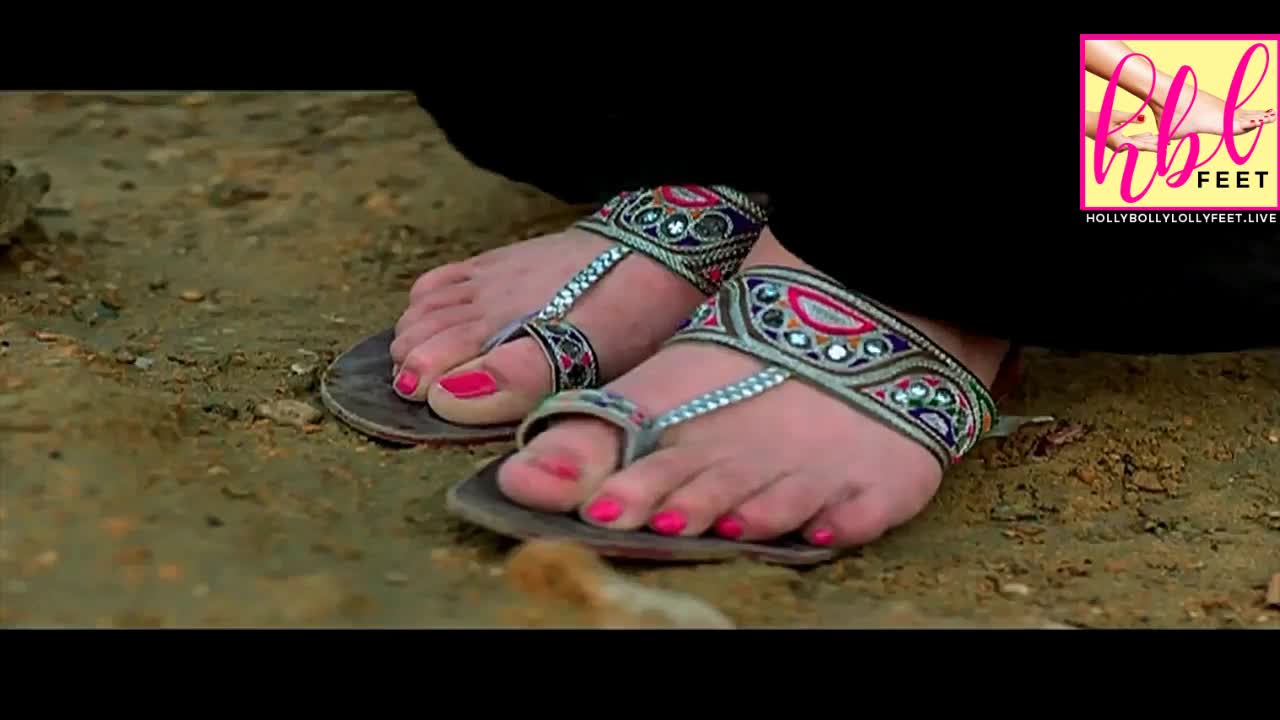 Aiman Khan Feet Close Up