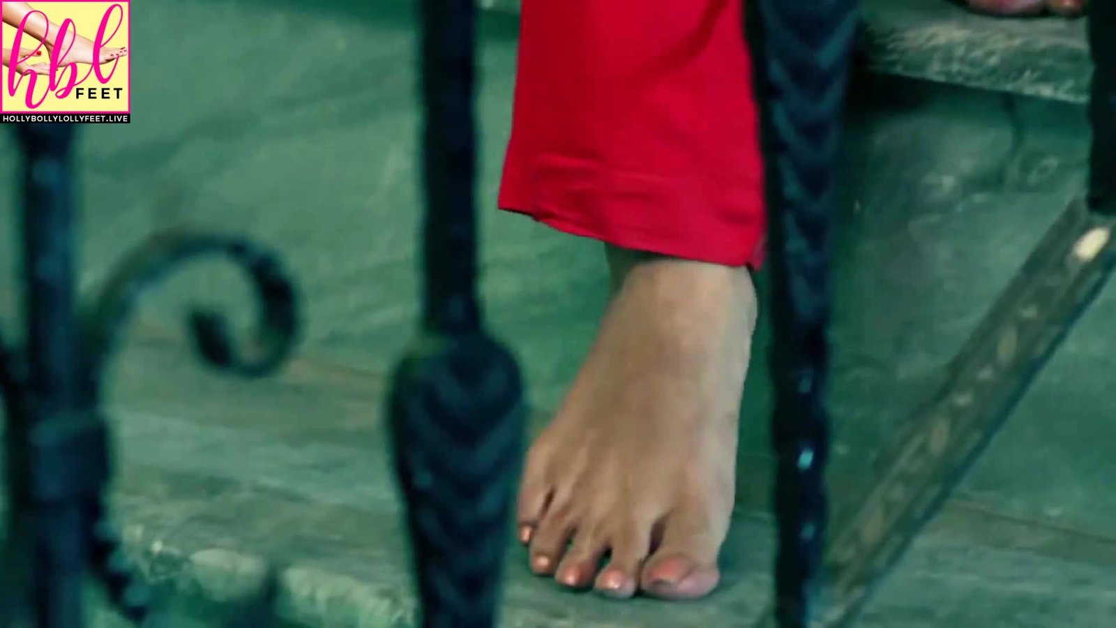 Aamna Malick Feet