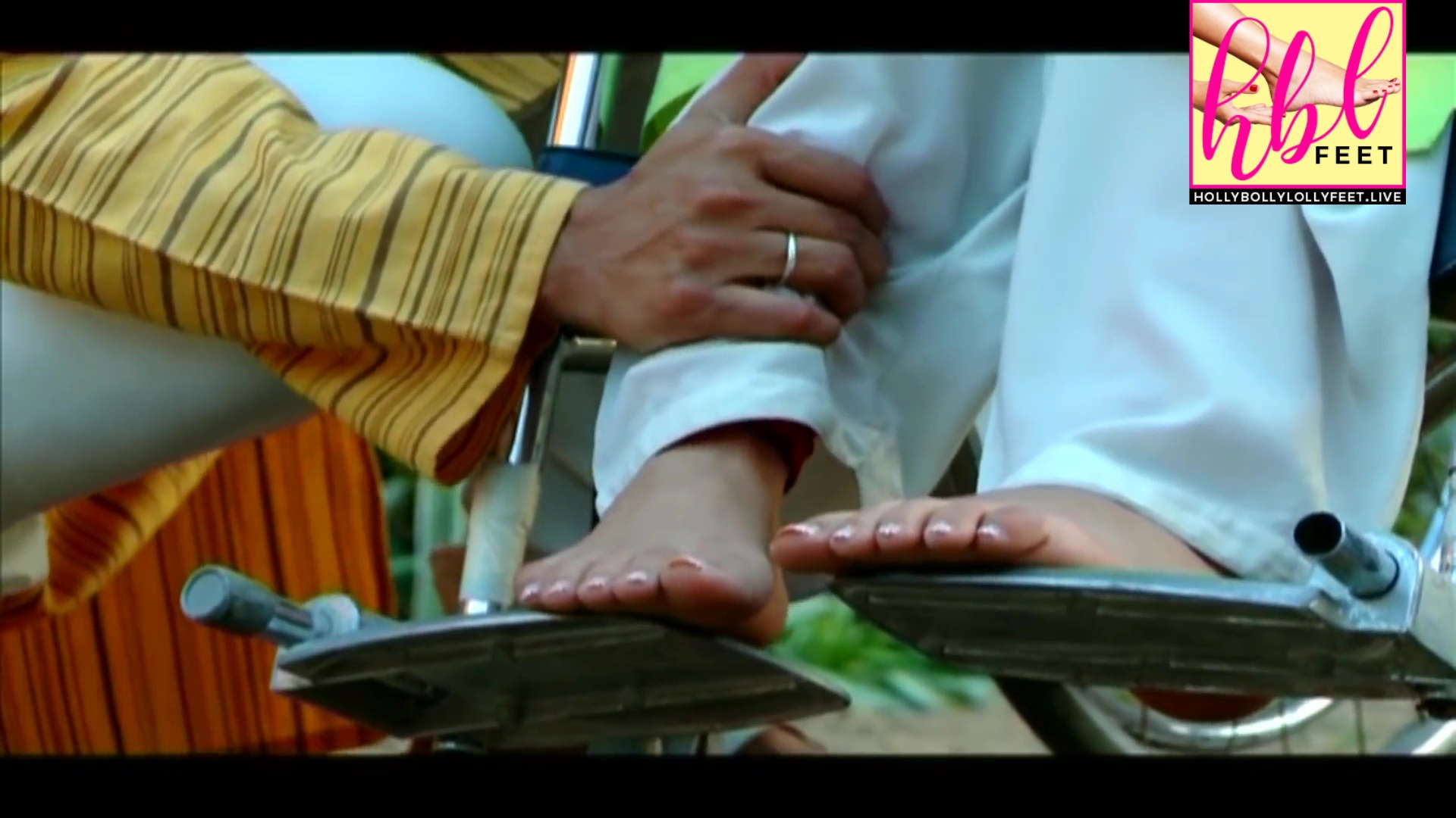 Ayeza Khan Feet Closeups