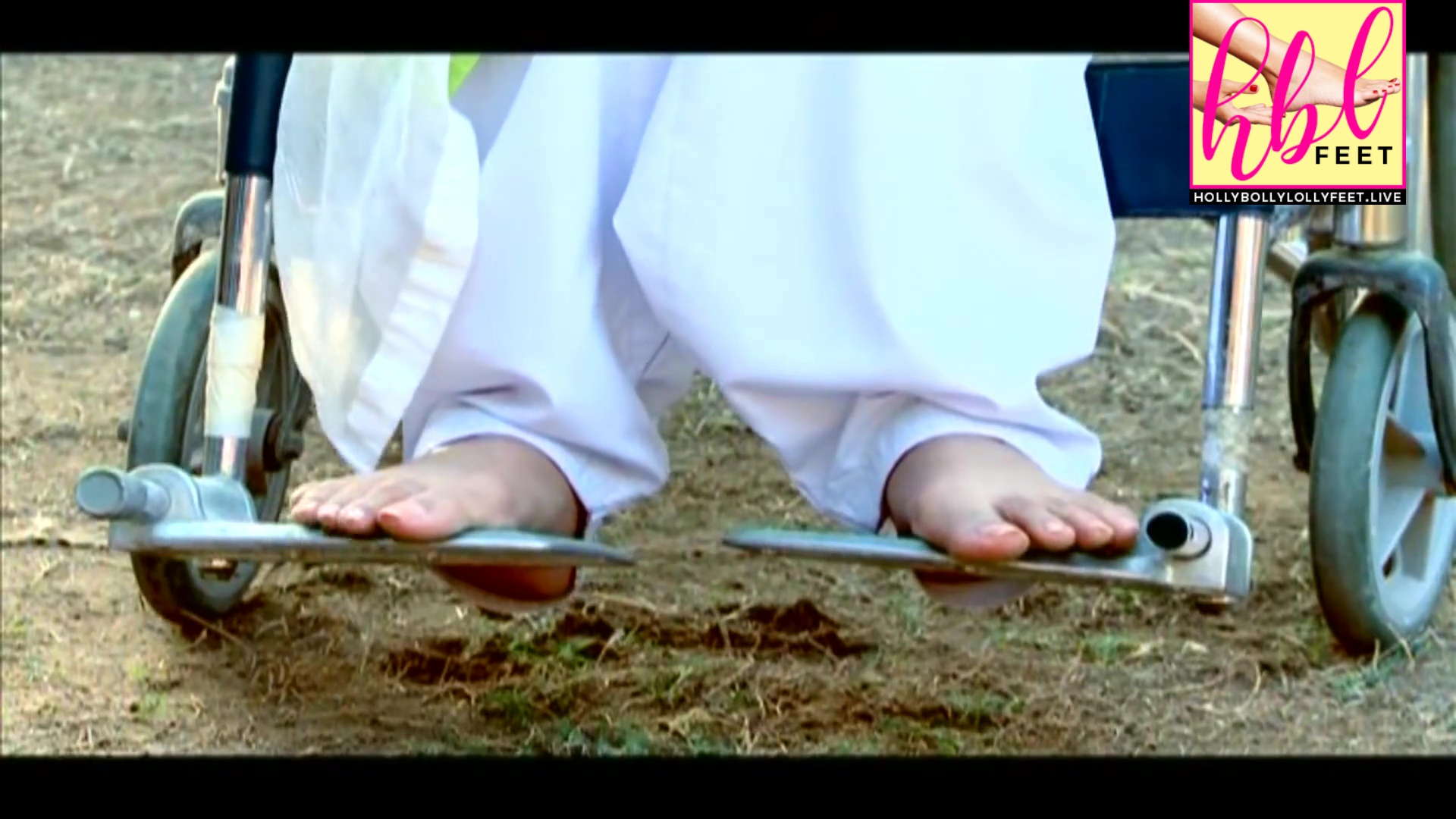 Ayeza Khan Feet Closeups