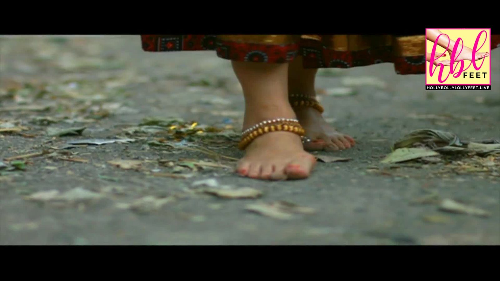 bushra-ansari-feet-close-up-tv1-seeta-bagri-ep-29-01