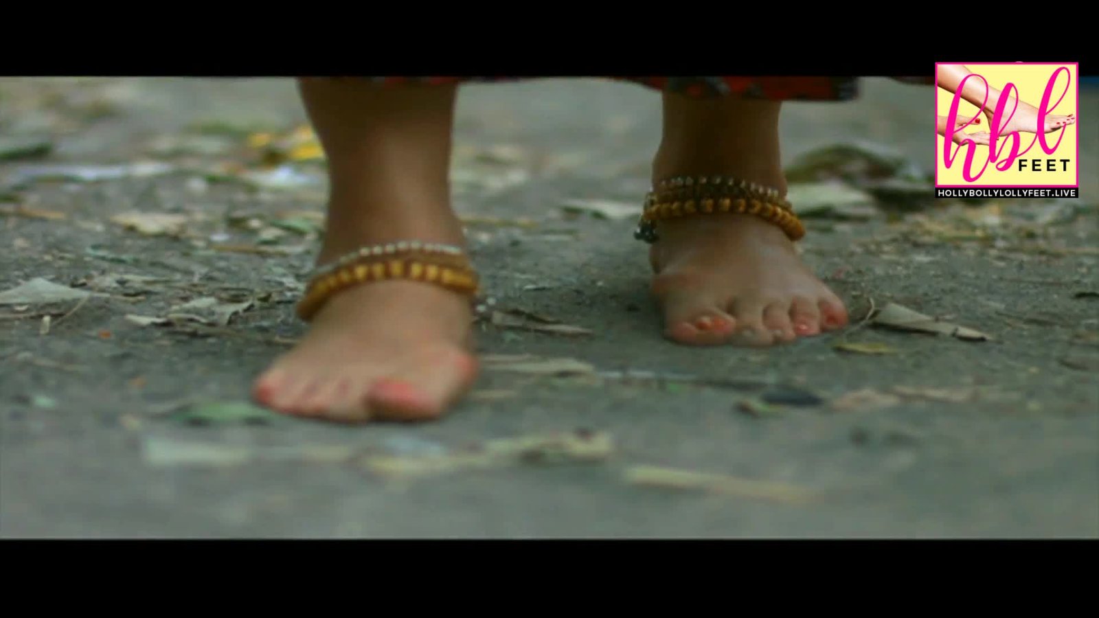 bushra-ansari-feet-close-up-tv1-seeta-bagri-ep-29-03