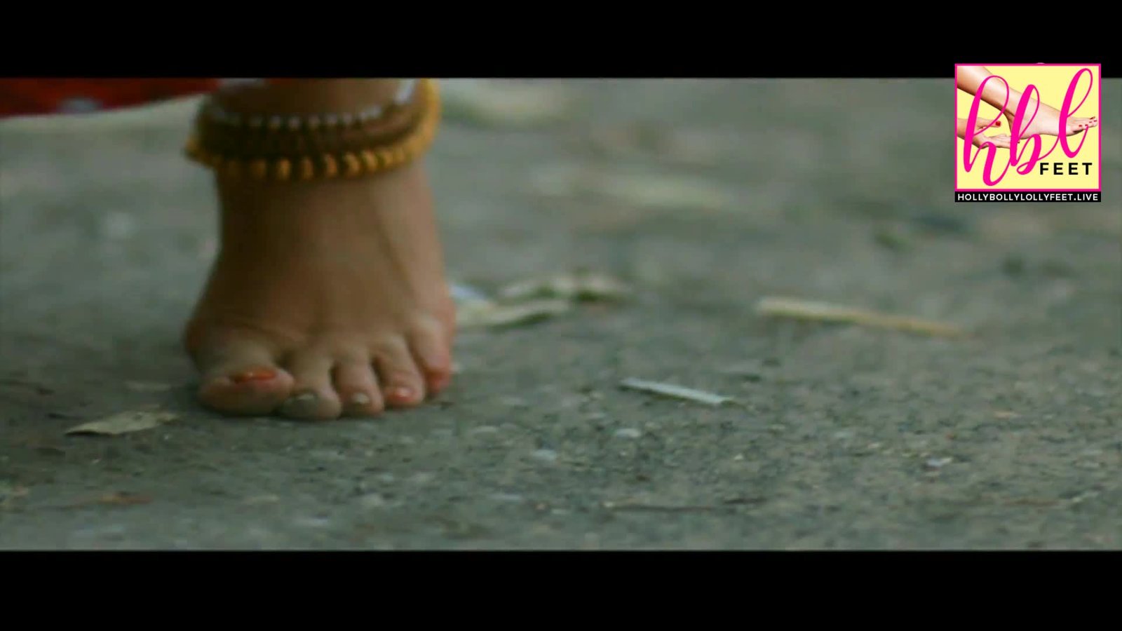 bushra-ansari-feet-close-up-tv1-seeta-bagri-ep-29-06