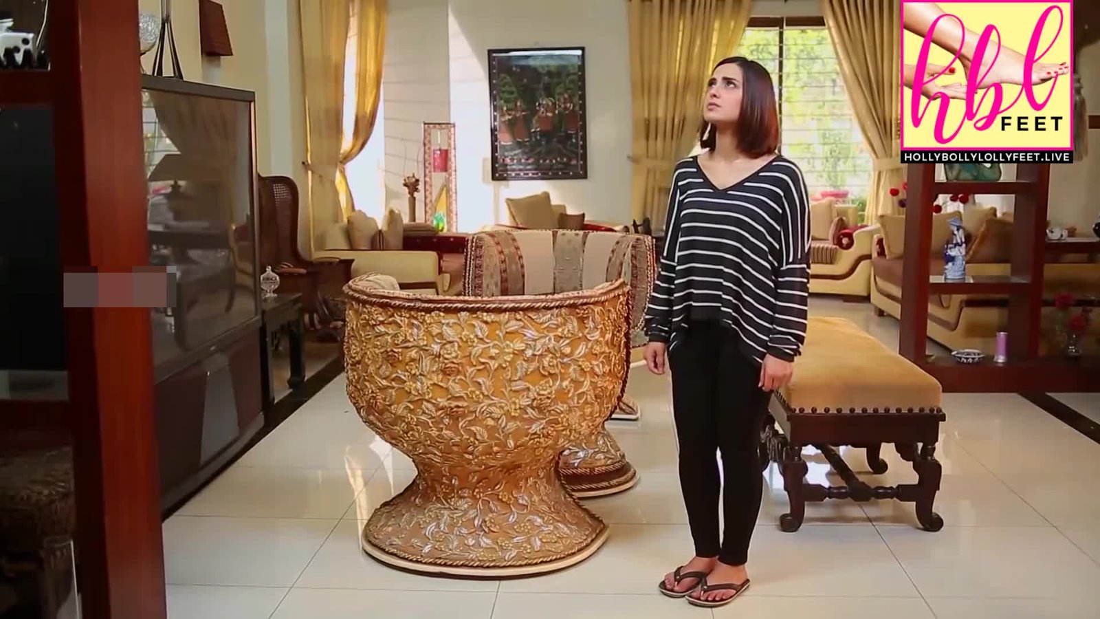 Iqra Aziz Feet