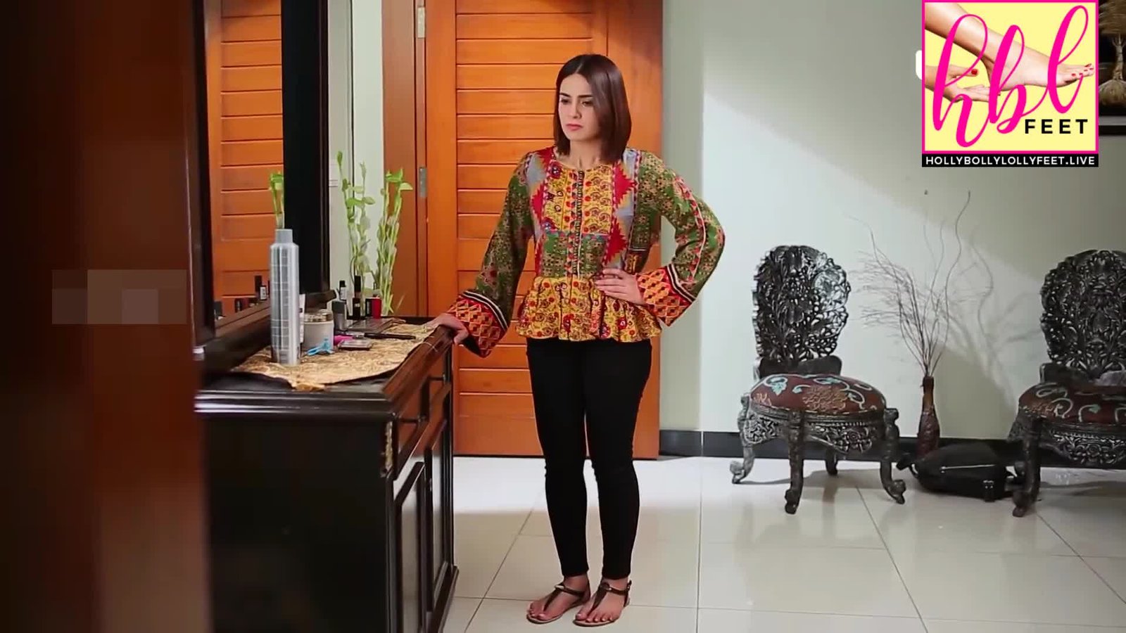 Iqra Aziz Feet