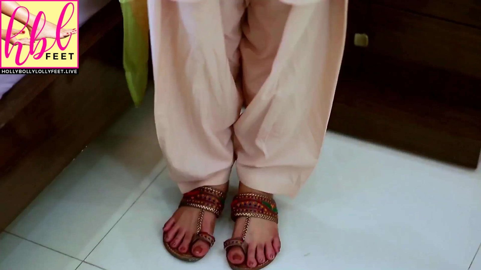 Kiran Tabeer Feet Closeups