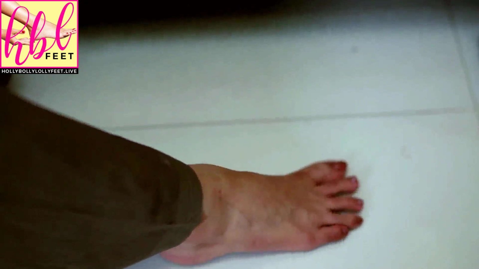 Kiran Tabeer Feet Closeups