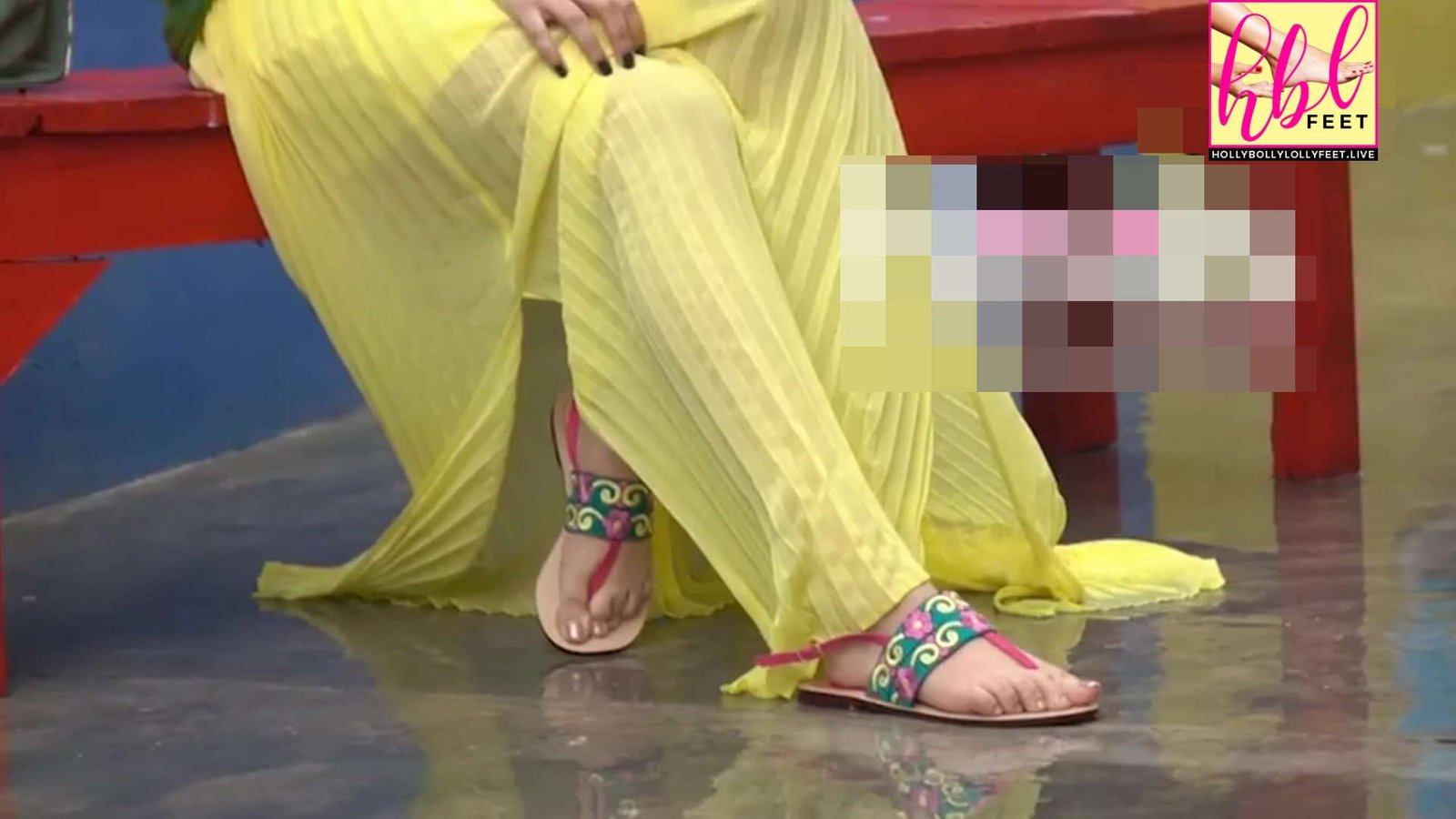 Kubra Khan Feet Closeups