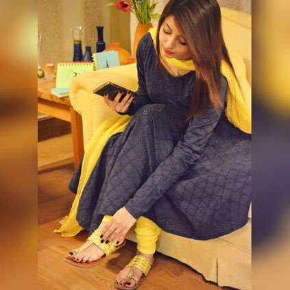 Moomal Khalid Feet Videos