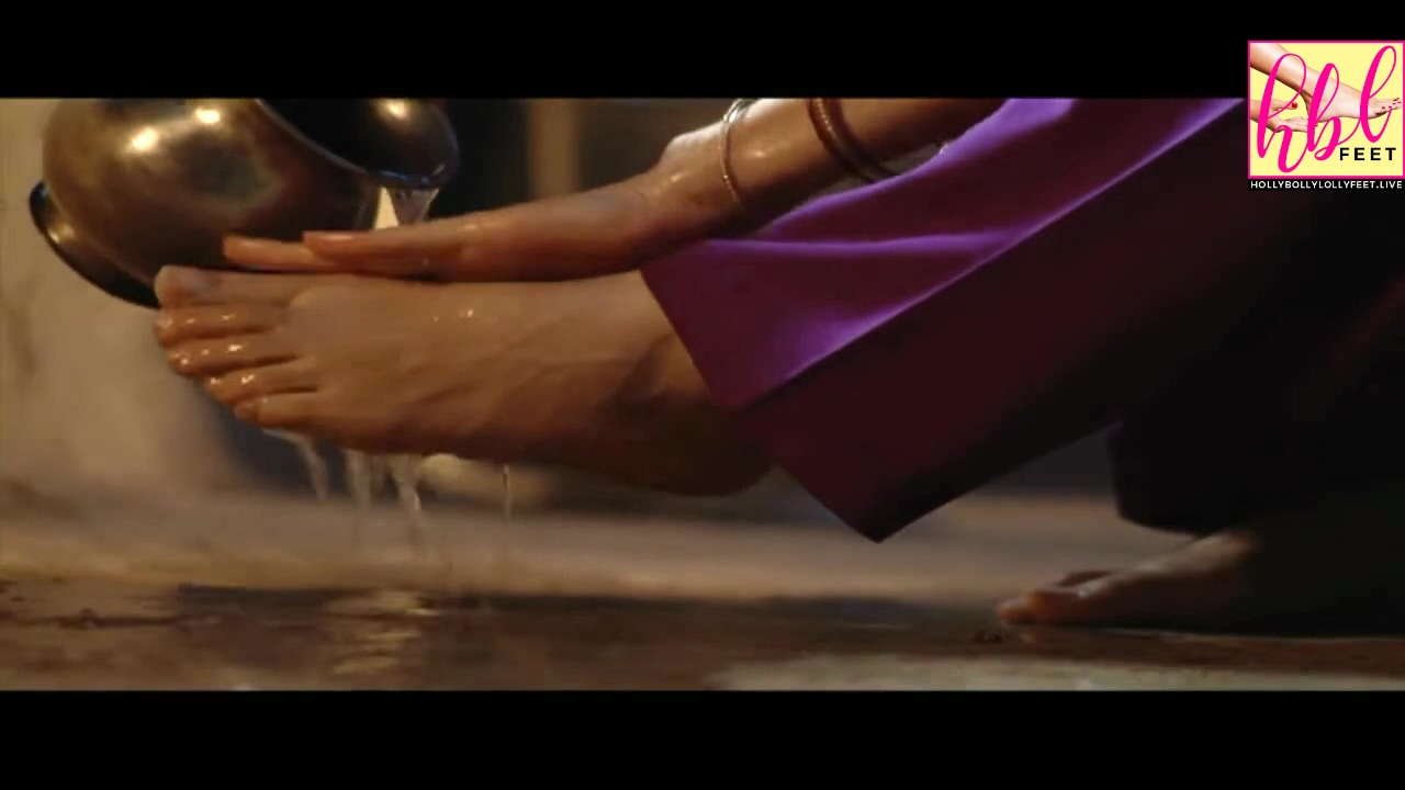 Samiya Mumtaz Feet Closeups