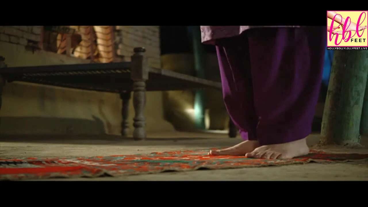 Samiya Mumtaz Feet Closeups