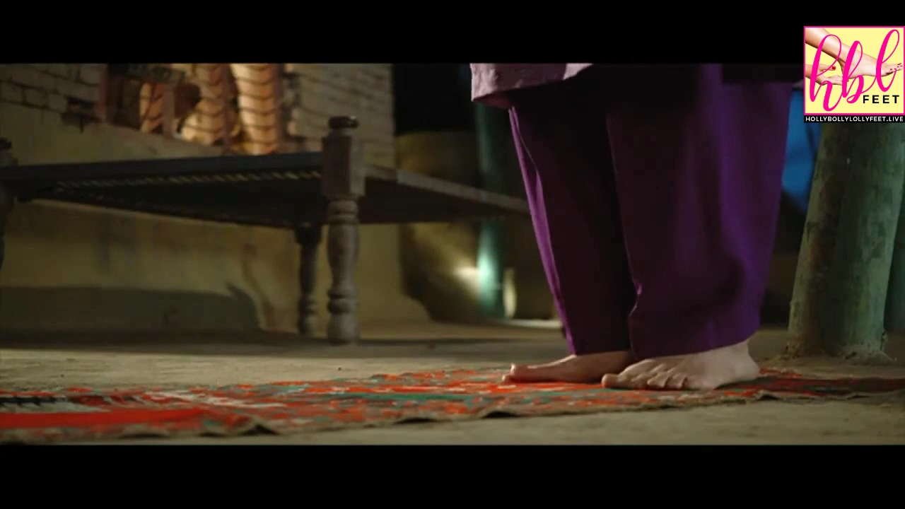 Samiya Mumtaz Feet Closeups