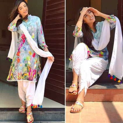 Sanam Chaudhry Feet Videos