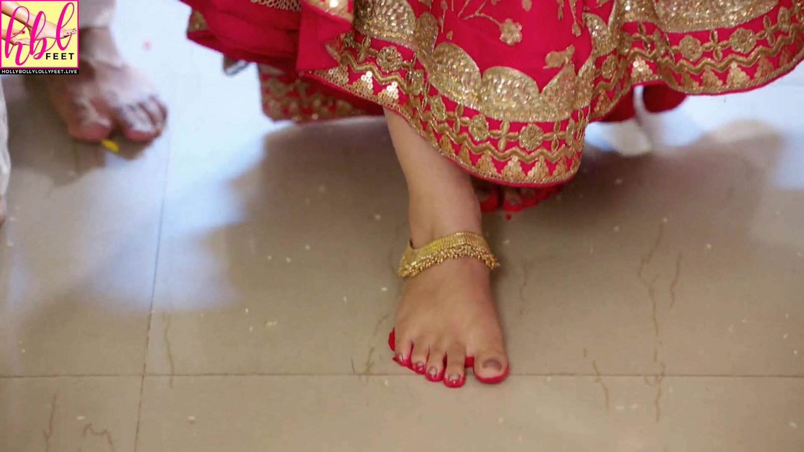 Surbhi Jyoti Feet Closeups