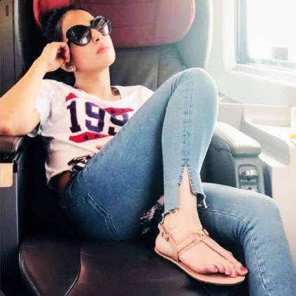 Ushna Shah Feet Videos