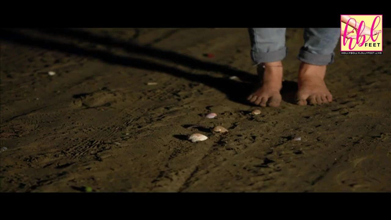 Yumna Zaidi Feet Close Up