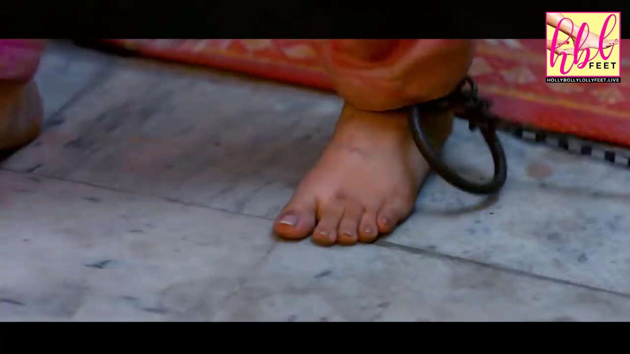 Yumna Zaidi Feet Close Ups