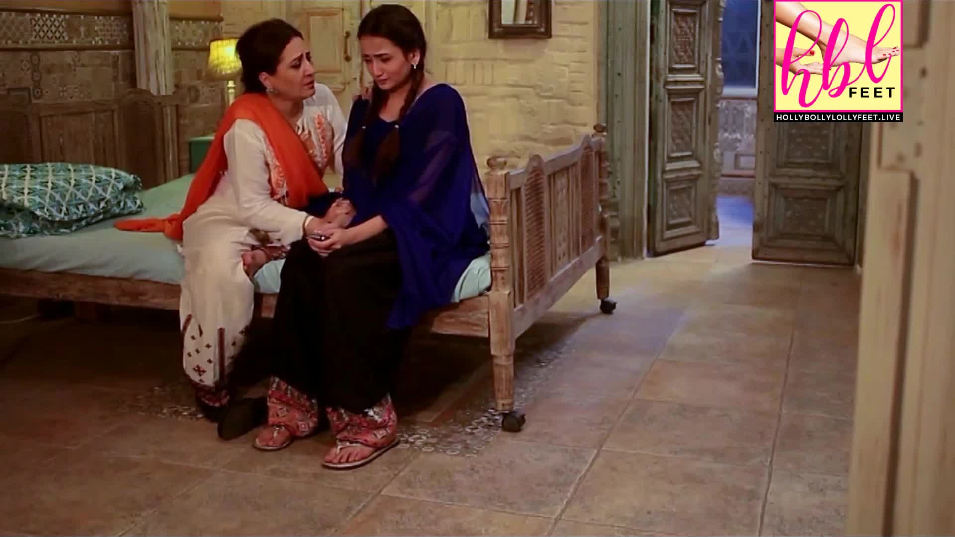 Zarnish Khan Feet & Soles